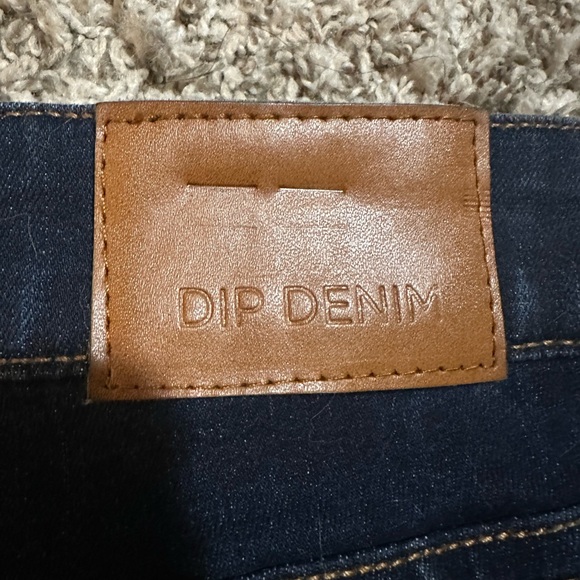 DIP Women’s Size 12 Dark Wash Jeans Distressed Frayed Hem - Picture 6 of 8